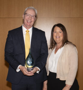 The Honorable Jay Dugger '90 with his wife, Rhonda Dugger. Photo by Karen Pearlman.