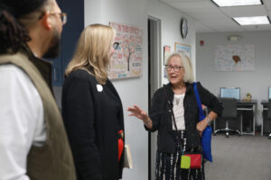 Betty Talley chats with Katie Turcotte, vice president for advancement and alumni engagement and executive director of the UMW Foundation, as well as Talley Center Director Chad Sims. Photo by K Pearlman Photography.